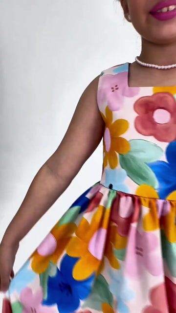 Vídeo de Vestido Infantil Médio Estampado Floral Feminino - THAIZA