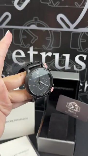 Video de Emporio Armani AR1970 45mm - Aço Black/Mostrador Preto - COURO