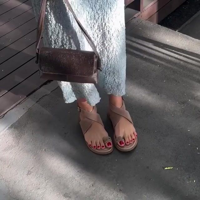 Vídeo de LABOSSA - Acessórios, Bolsas, Calçados Femininos