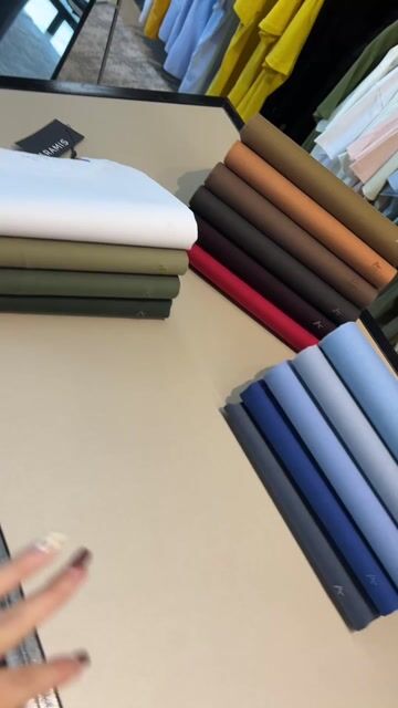 Vídeo de Camiseta Aramis Friso na Gola Off White