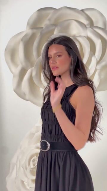 Vídeo de VESTIDO MIDI DANIELLA
