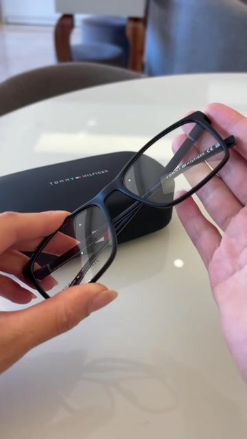 Vídeo de Tommy Hilfiger TH 2320/C + clip-on 807/M9 56
