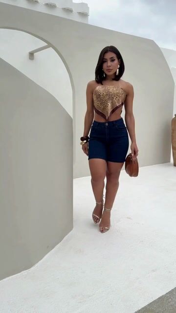 Video de Shorts Abuziv Azul Escuro Bordado