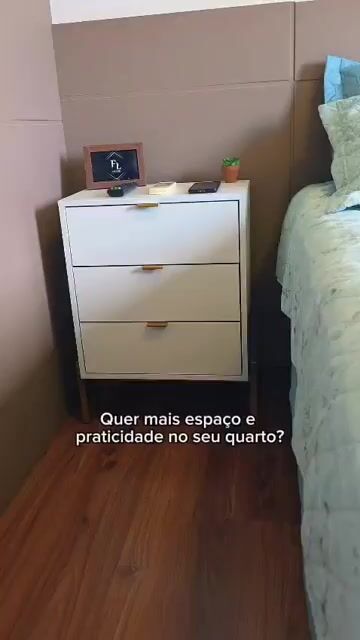 Vídeo de Mesa de Cabeceira Fl Decor, Design Moderno e Funcionalidade