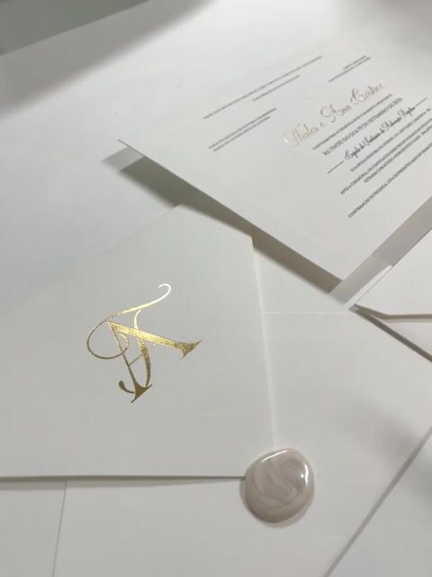 Vídeo de Convite de Casamento com hot stamping e relevo seco