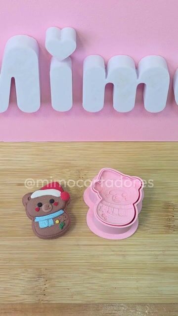 Video de Modelador Ejeto Boneco de Neve Ursinho para Brigadeiro, Doce, Massa e Biscoito