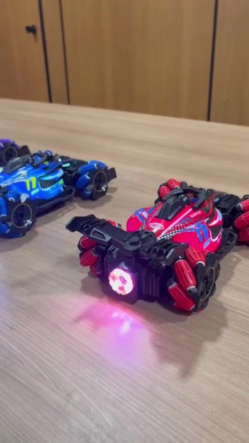 Video de Carrinho Controle Remoto F1 Fumaça Vira 360 Manobras com Luzes 4x4 e Recarregável