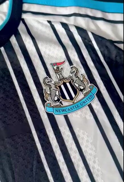 Video de CAMISETA 2026/27 NEWCASTLE TITULAR - TELA JUGADOR
