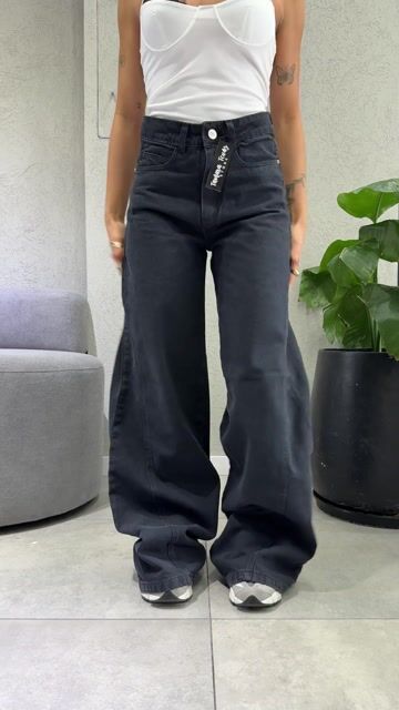 Video de JEANS WIDE RECORTES BLACK PIETA