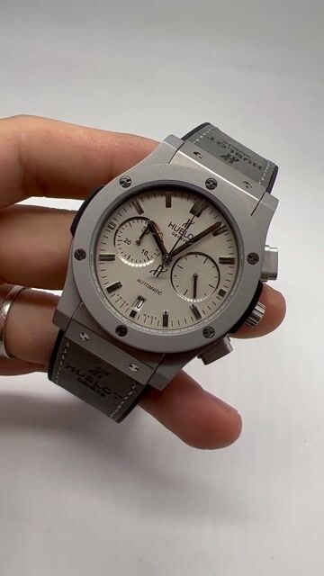 Video de Hublot Vendome Classic Chrono 45mm - AÇO CINZA/MOSTRADOR BRANCO - SILICONE E COURO