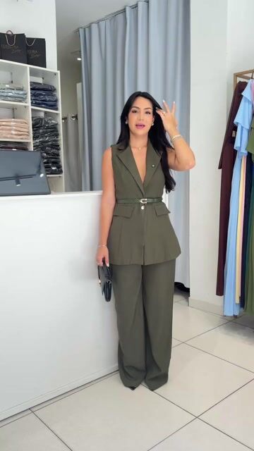 Video de Conjunto de Calça e Colete Feminino