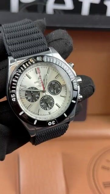 Video de Breitling Chronometer 45mm - AÇO/MOSTRADOR BRANCO - SILICONE