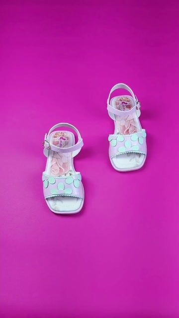 Video de Rasteira Feminina Infantil Sandália Menina Flores Rosa/Verde