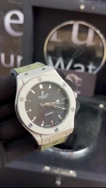 Video de Hublot Clasic Fusion 42mm - AÇO/MOSTRADOR PRETO - SILICONE E COURO