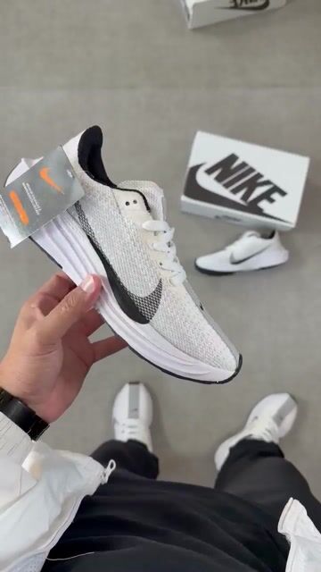 Video de Nike Pegasus Plus