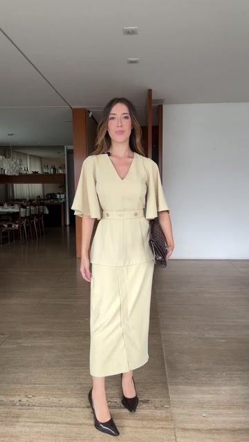 Vídeo de Bia Souza | Moda Autoral Feminina com Assimetria e Fluidez