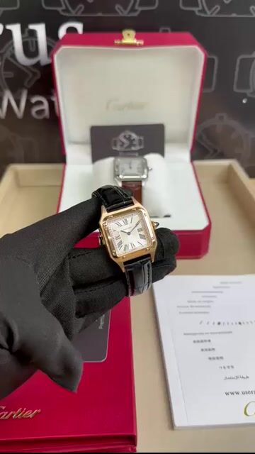 Video de Cartier 25mm - AÇO DOURADO/MOSTRADOR BRANCO - COURO