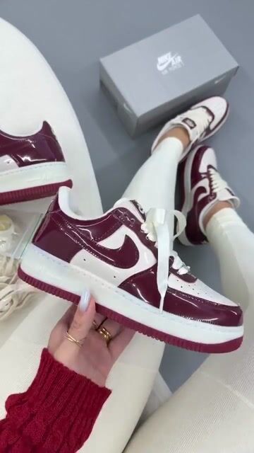 Video de Nike Air Force Verniz Edition