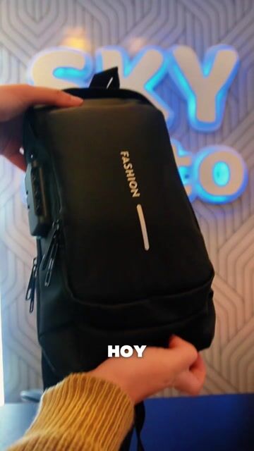 Video de Mochila Bandolera Impermeable Con Puerto Usb Morral