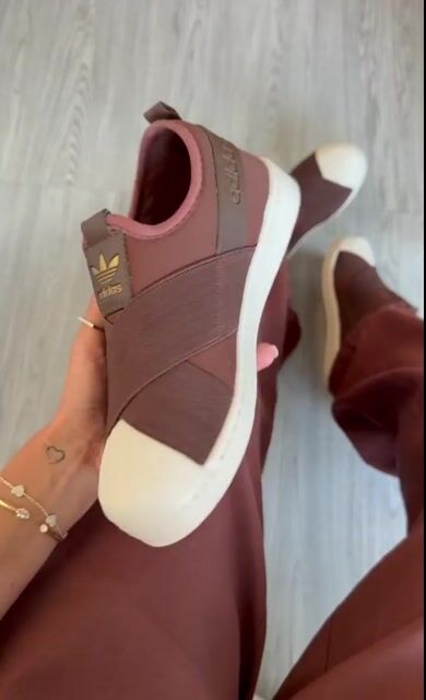 Video de Adidas Slip On Brown