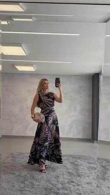 Video de CONJUNTO BLUSA E SAIA BABADOS