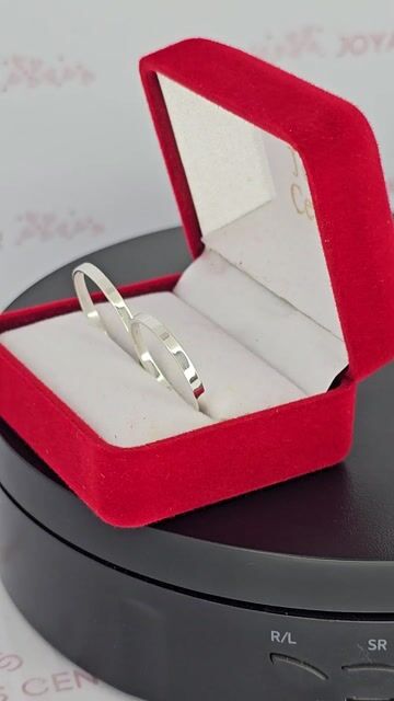 Video de Par Alianzas Cinta 2 Mm Plata 925 Boda Compromiso Novios C20