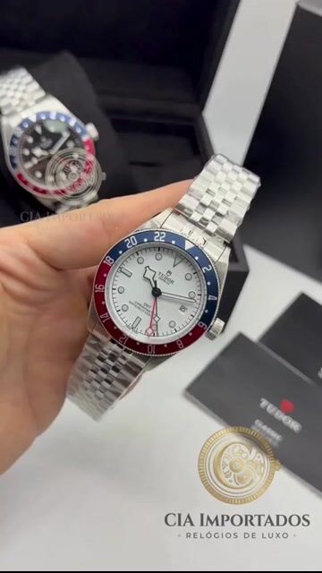 Vídeo de Black Bay GMT Relógio Premium Branco Masculino | CIA IMPORTADOS