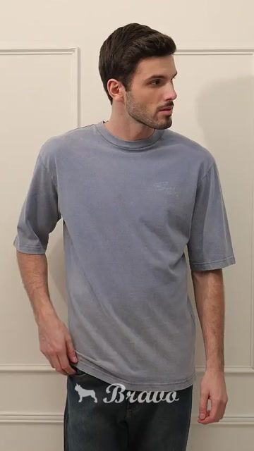 Video de Remera oversize Undefined celeste aero