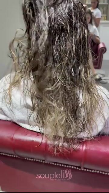 Video de Ativo Escova Progressiva Realinhamento Térmico Gold Luxe Blond 1L