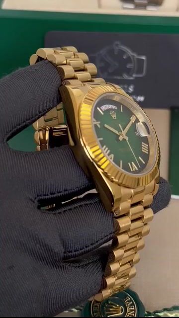 Video de Day-Date President 40mm - AÇO DOURADO/MOSTRADOR VERDE