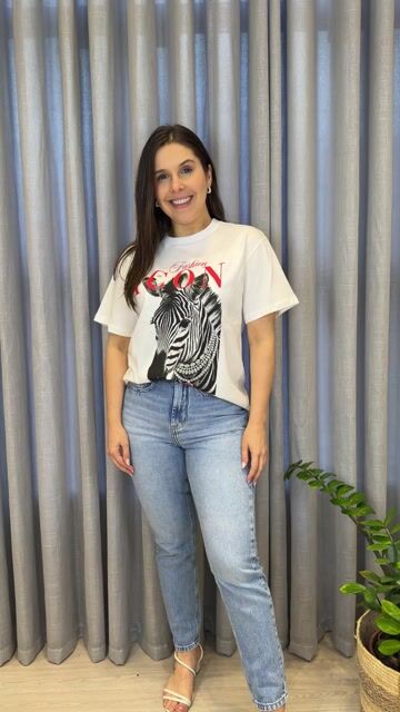 Vídeo de T-shirt feminina off white estampa Zebra - 25017