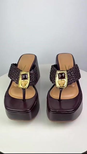 Video de CHINELO TAMANCO PLATAFORMA VIZZANO 6559