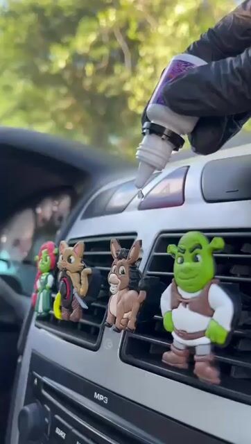 Vídeo de Pingente Aromático Shrek para Painel – Recarregável | Cheirinho para Carro Divertido e Estiloso