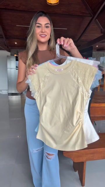 Video de BLUSA COM RENDA E DRAPEADO NA LATERAL VERONA