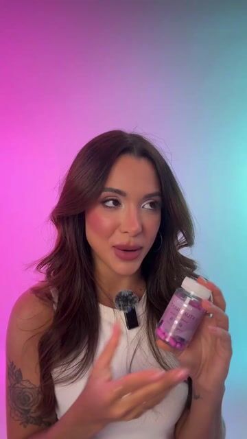 Vídeo de Skinbeauty - Multivitamínico com Ácido Hialurônico para Cabelo, pele e unhas 60 caps