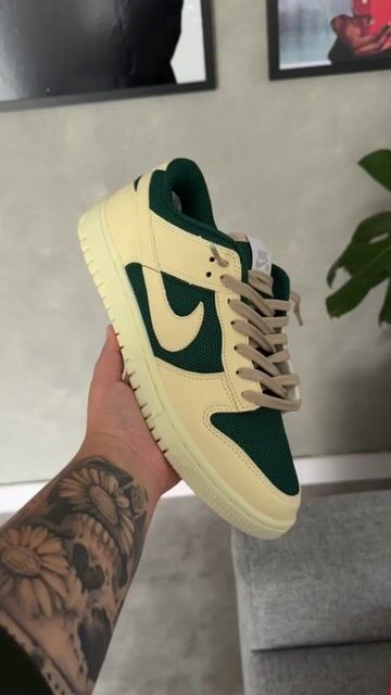 Vídeo de Tênis Nike Sb Dunk Low Off Green Lançamento