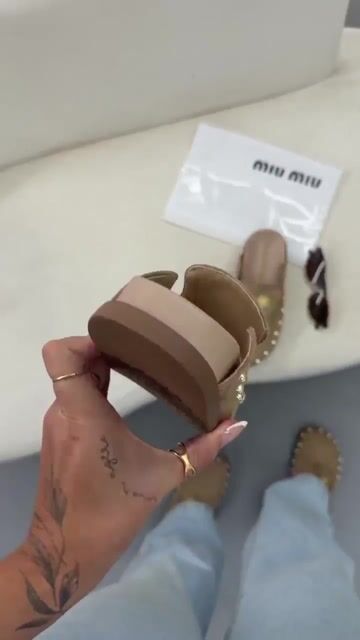 Video de Miu Miu Clogs