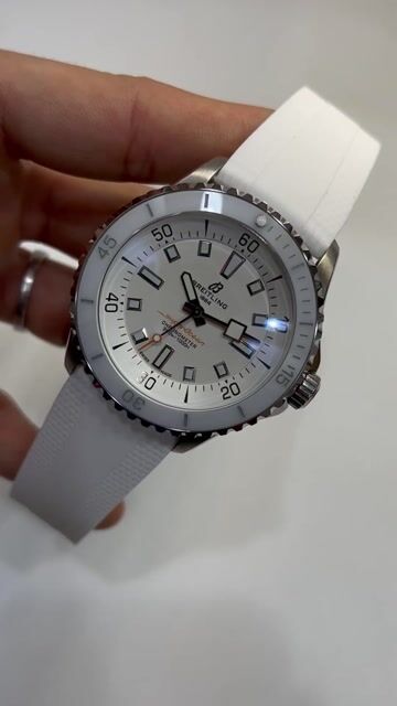Video de Breitling Superocean 44mm - AÇO/MOSTRADOR BRANCO - SILICONE