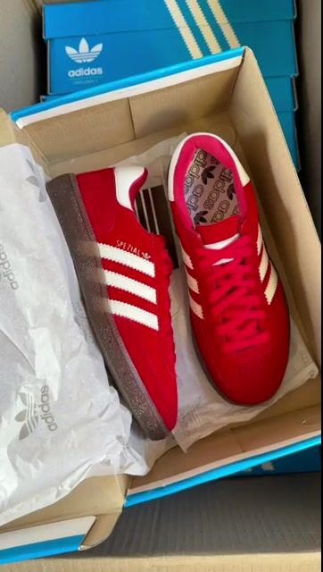 Vídeo de Adidas Spezial Couro Vermelho FORMA PEQUENA