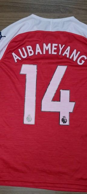 Vídeo de Camisa do Arsenal Retro 2018/19 - Aubameyang 14 Nota 7