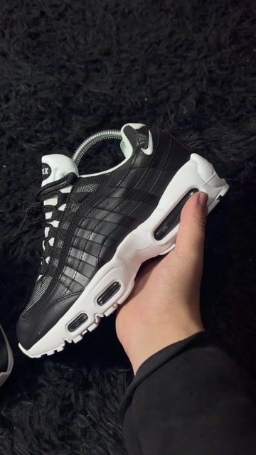 Video de Air Max 95 ESSENTIAL